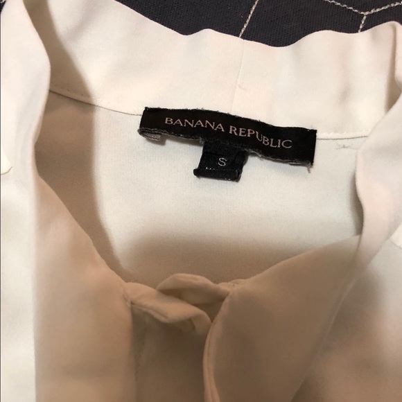 Banana Republic blouse with tie - Picture 2 of 3
